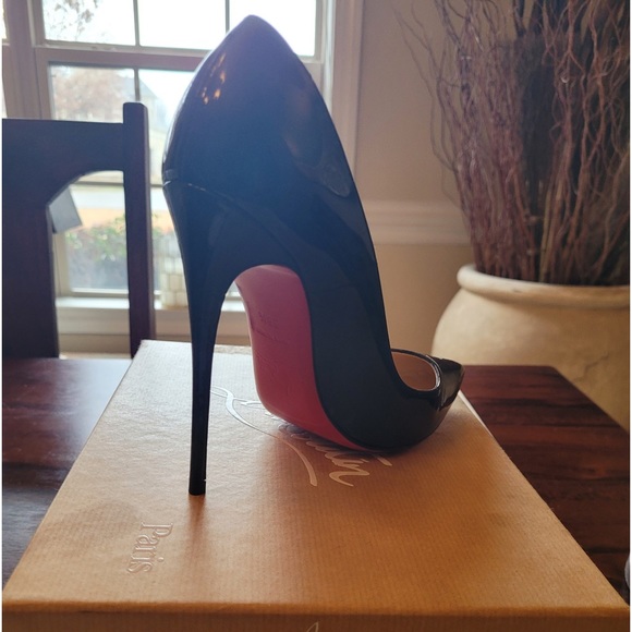 Size 38 worn once. Authentic of course. - Picture 3 of 5